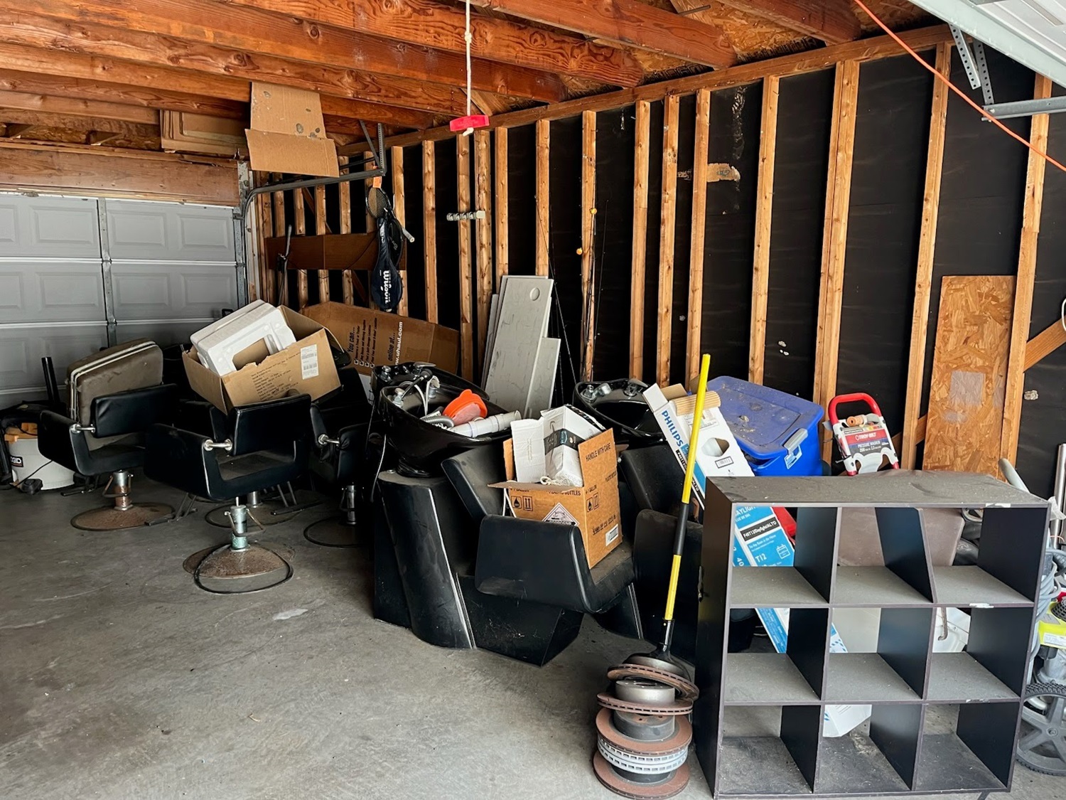 Clearout Junk truck providing junk removal service in Conroe, TX